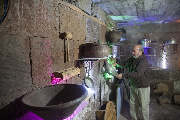 Foto - 70 yıllık evi gören inanamıyor! Herkes bu evi görmeye gidiyor