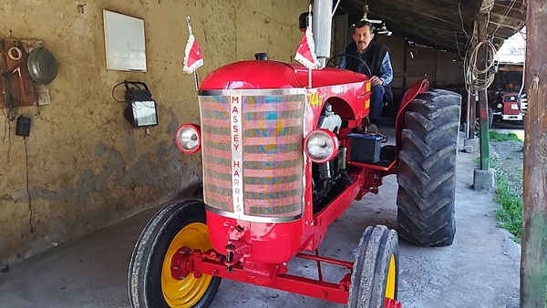 Foto - 70 yıllık hurda traktörü 2 ayda yeniledi