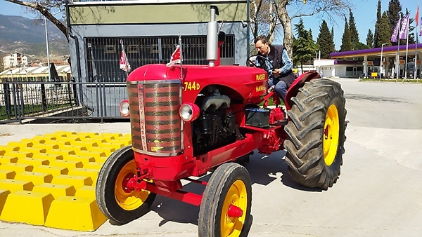 Foto - 70 yıllık hurda traktörü 2 ayda yeniledi