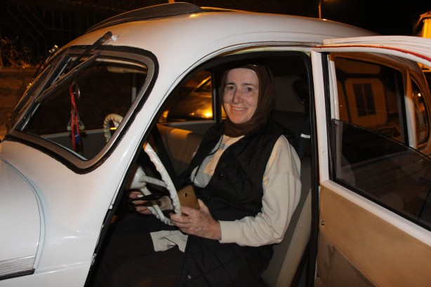 Foto - Türkiye'de eşi benzeri yok! 70 yıllık otomobile gelen teklif dudak uçuklattı