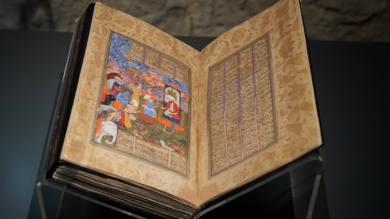 700 yıllık Yazma Eserler İstanbul'da bir araya geldi... 70 cilt Mesnevi ilk kez bir arada