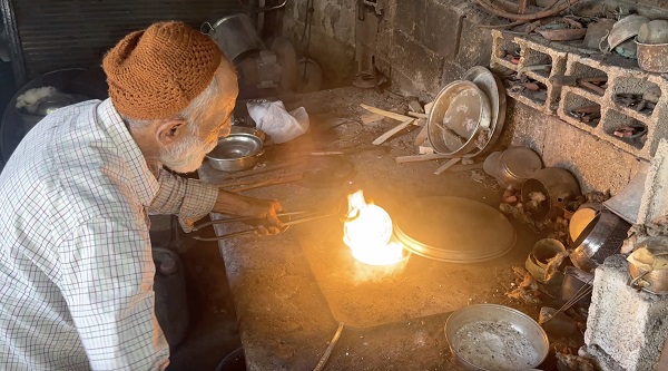 Foto - 73’lük Hüseyin Amca 66 yıldır bu işi yapıyor