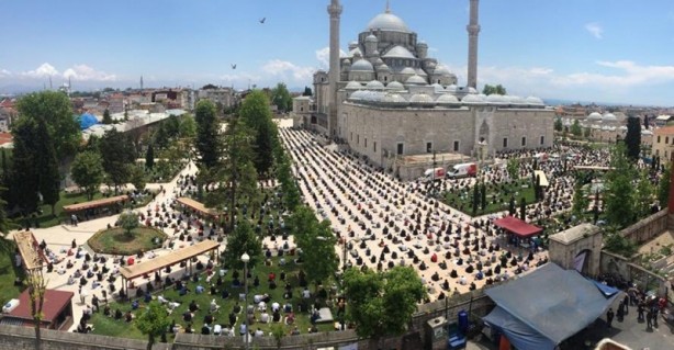 Foto - 74 gün sonra ilk Cuma namazı! Hutbede fetih vurgusu