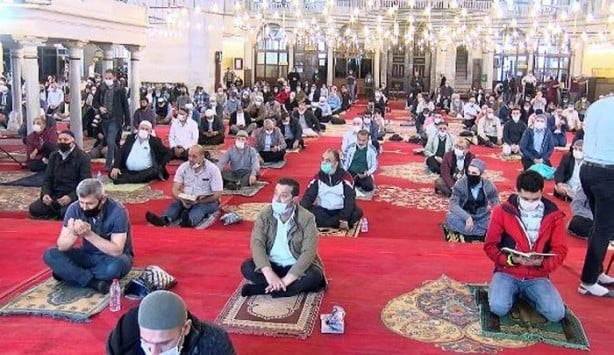 Foto - 74 gün sonra ilk Cuma namazı! Hutbede fetih vurgusu