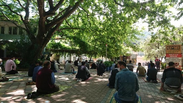 Foto - 74 gün sonra ilk Cuma namazı! Hutbede fetih vurgusu