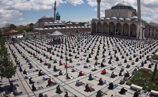 Foto - 74 gün sonra ilk Cuma namazı! Hutbede fetih vurgusu