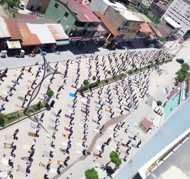 Foto - 74 gün sonra ilk Cuma namazı! Hutbede fetih vurgusu
