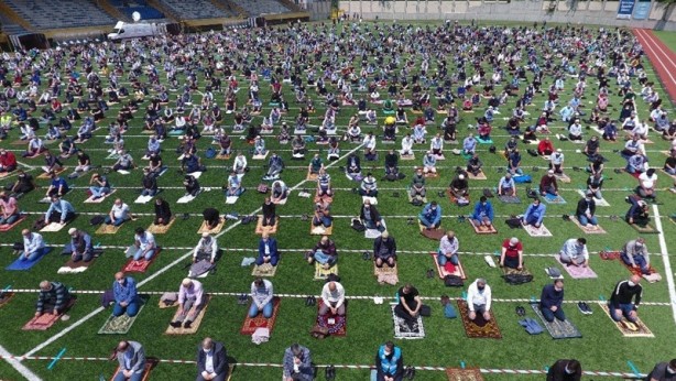 Foto - 74 gün sonra ilk Cuma namazı! Hutbede fetih vurgusu