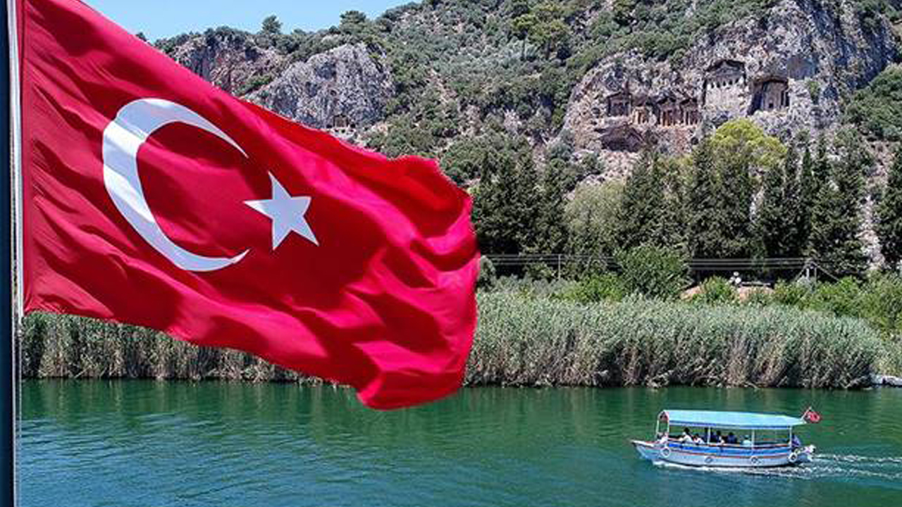 Foto - 74 milyar dolar hedef için yolculuk başladı! Türkiye 5. sıraya yükseldi: Turizm zirveye tırmanıyor!