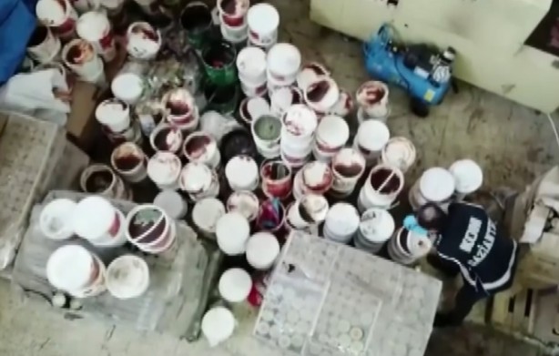 Foto - 74 ton bozulmuş kaçak gıda! Şehirde ele geçirildi