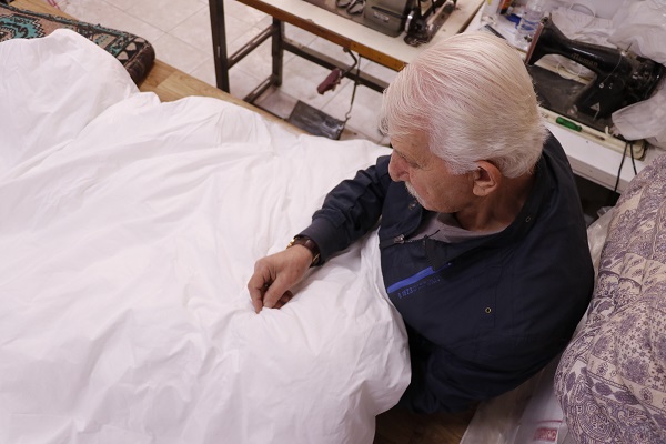 Foto - 75 yaşında aynı azimle çalışıyor! 57 yıllık yüksükle teknolojiye meydan okuyor