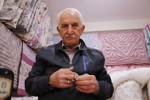 Foto - 75 yaşında aynı azimle çalışıyor! 57 yıllık yüksükle teknolojiye meydan okuyor