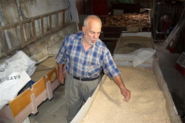 Foto - 75 yaşındaki adamdan örnek davranış!