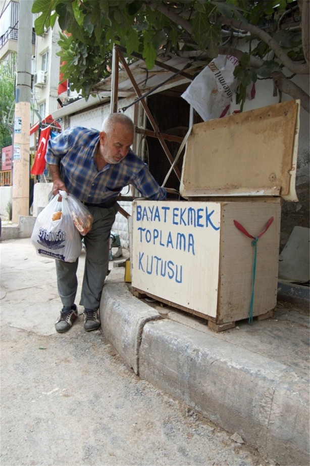 Foto - 75 yaşındaki adamdan örnek davranış!