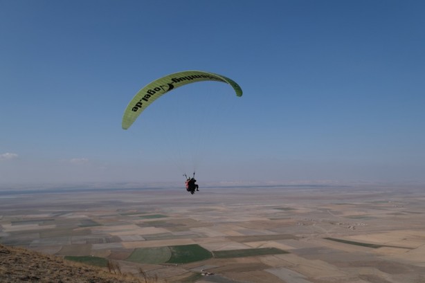 Foto - 76 yaşında yamaç paraşütünü deneyimledi