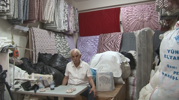 Foto - 79 yaşındaki İsmail Amca teknolojiye direniyor