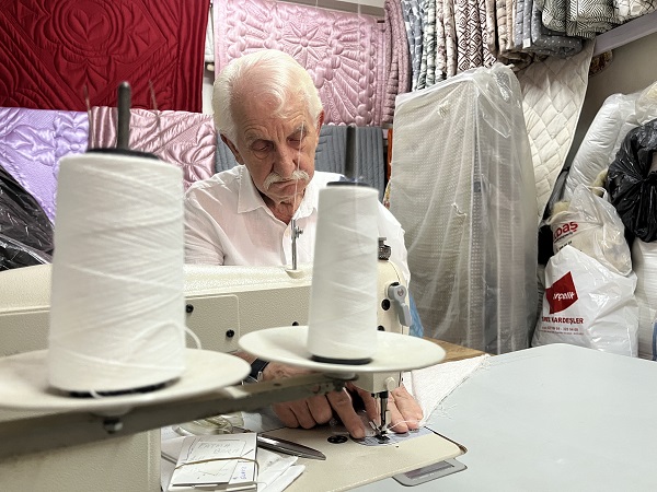 Foto - 79 yaşındaki İsmail Amca teknolojiye direniyor