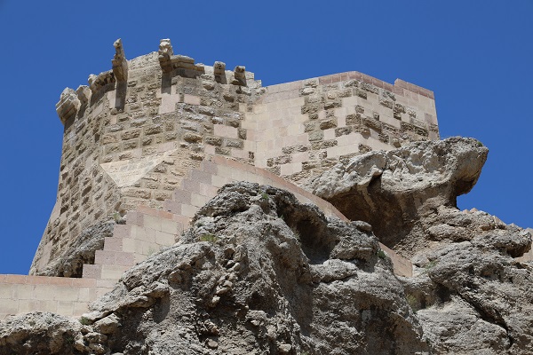 Foto - 8 asırdır tüm gözler üzerinde! Anadolu'nun fethedilemeyen Türk Kalesi: Divriği Kalesi