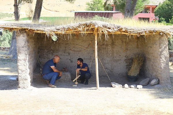 Foto - 8 bin yıllık höyük zaman yolculuğuna çıkaracak