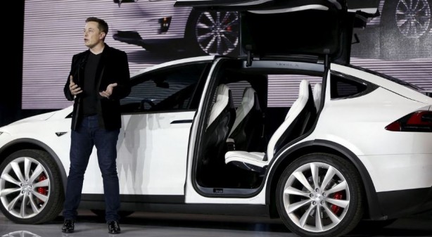 8 gizli Tesla özelliği! Her biri şaşırtıyor