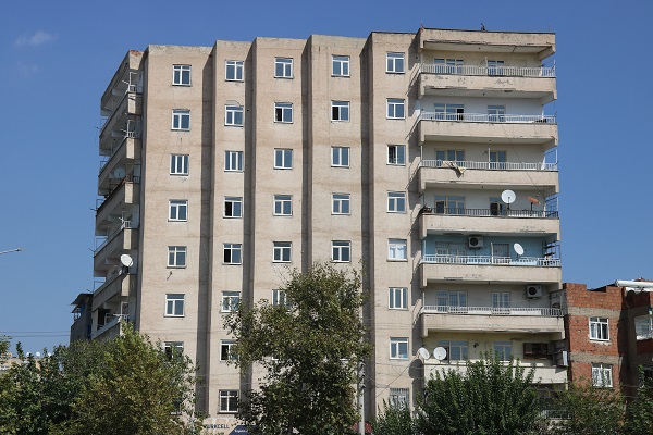 Foto - 8 katlı apartmanda tek başına yaşıyor! 95 yaşındaki Fuat Dede o binayı terk etmiyor