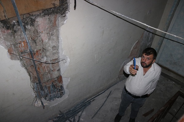 Foto - 8 katlı apartmanda tek başına yaşıyor! 95 yaşındaki Fuat Dede o binayı terk etmiyor