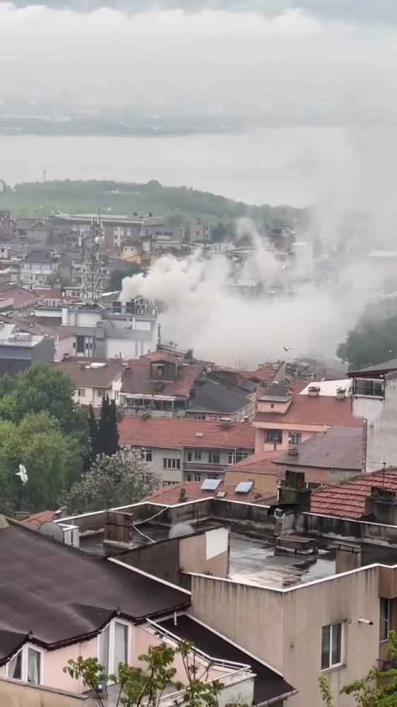 Foto - 8 katlı AVM'de yangın paniği!