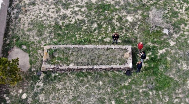 Foto - 8 metrelik gizemli mezar! "Kalkıp namaz kılıyor"