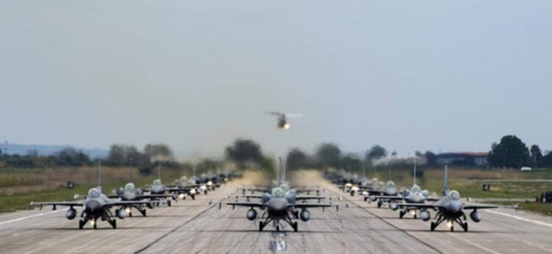 Foto - 8 ülkenin uçağı Türkiye karşı havalandı! 'Gece hepsine izin verildi'