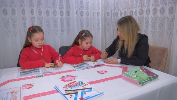Foto - 8 yaşındaki ikizler matematikte dünyayı dize getirdi