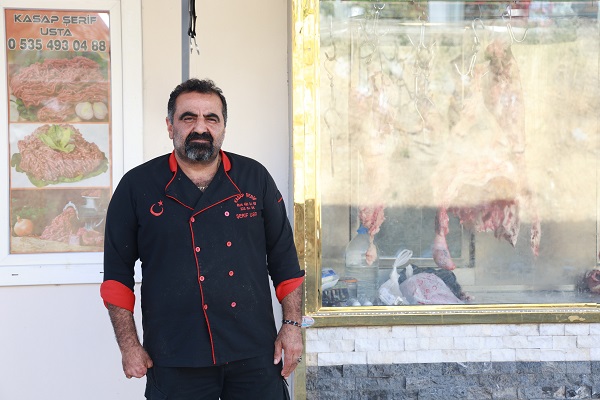 Foto - 8 yaşındayken elini kıyma makinesine kaptırdı! Bu kasabın 5 parmağında 10 marifet var