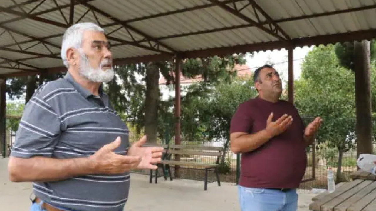 8 yıldır gelenek haline geldi! Duvarın önüne gelip dua ediyorlar!