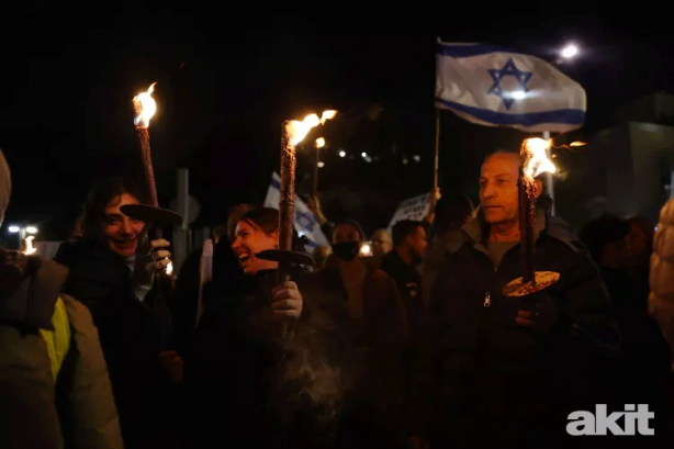 Foto - 80 bin İsrailli gösterici Siyonist Netanyahu hükümetini protesto etti