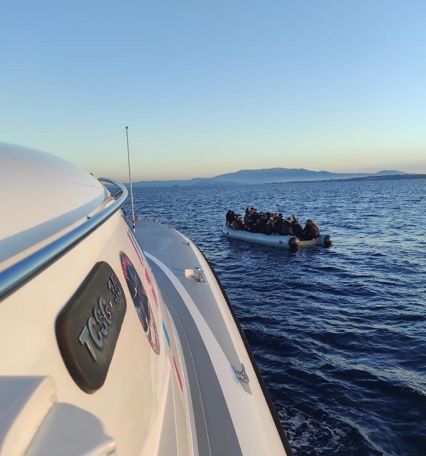 Foto - 80 düzensiz göçmen kurtarıldı