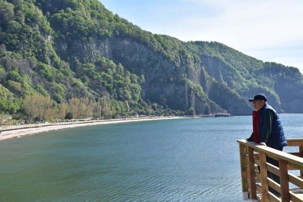 80 milyon yıllık lav sütunlarına ziyaretçi yoğunluğu