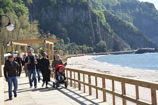 Foto - 80 milyon yıllık lav sütunlarına ziyaretçi yoğunluğu