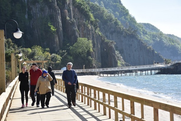 Foto - 80 milyon yıllık lav sütunlarına ziyaretçi yoğunluğu