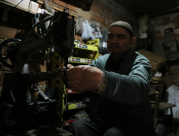 Foto - 80 yaşında halen çalışıyor! 