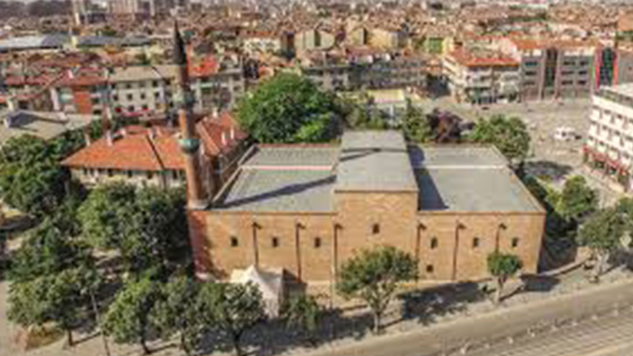 Foto - 800 yıllık caminin kıblesi yanlışmış! Cemaat şokta, herkesin aklında aynı soru var