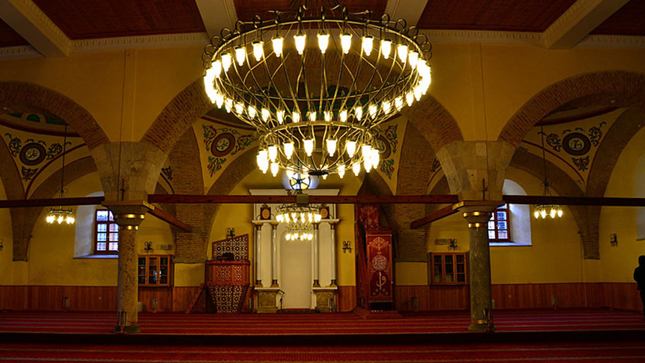 Foto - 800 yıllık caminin kıblesi yanlışmış! Cemaat şokta, herkesin aklında aynı soru var