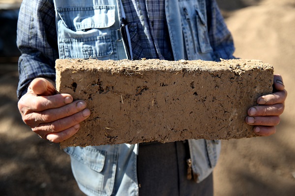 Foto - 80’lik Halil dede gençlere taş çıkarıyor