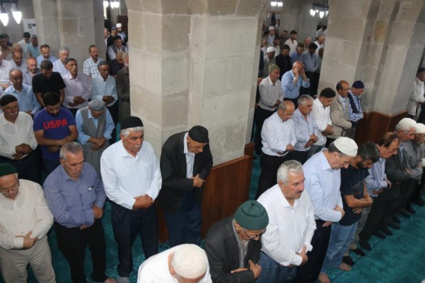 Foto - 81 ilde Haniye için gıyabi cenaze namazı