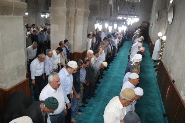 Foto - 81 ilde Haniye için gıyabi cenaze namazı