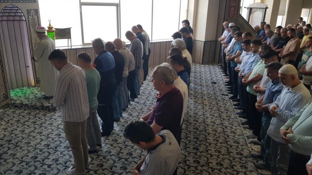 Foto - 81 ilde Haniye için gıyabi cenaze namazı