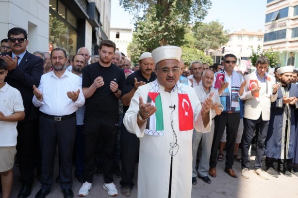 Foto - 81 ilde Haniye için gıyabi cenaze namazı