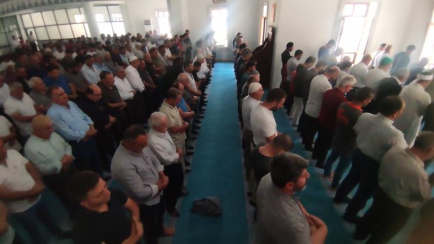 Foto - 81 ilde Haniye için gıyabi cenaze namazı