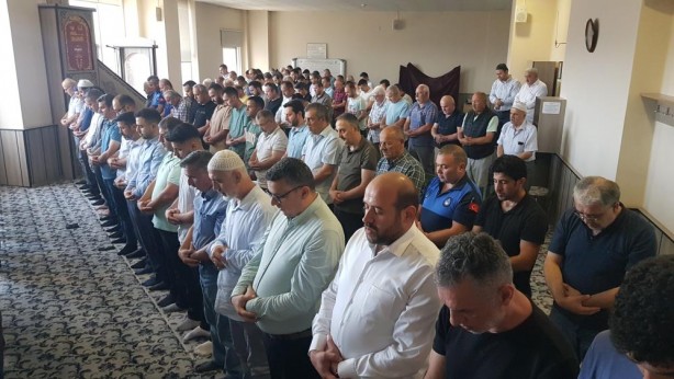 Foto - 81 ilde Haniye için gıyabi cenaze namazı