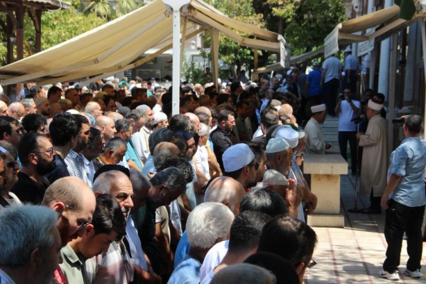 Foto - 81 ilde Haniye için gıyabi cenaze namazı