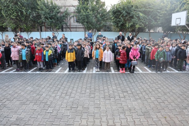 Foto - 81 ildeki tüm okullarda sabah 08.00'da 1 dakikalığına hayat durdu! Tüyler diken diken oldu