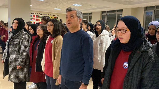 Foto - 81 ildeki tüm okullarda sabah 08.00'da 1 dakikalığına hayat durdu! Tüyler diken diken oldu